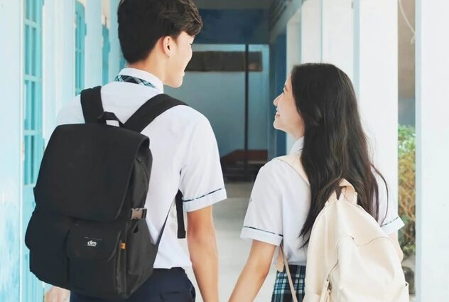 Read more about the article Khi yêu làm ảnh hưởng việc học: Cảnh báo đỏ cho teen!